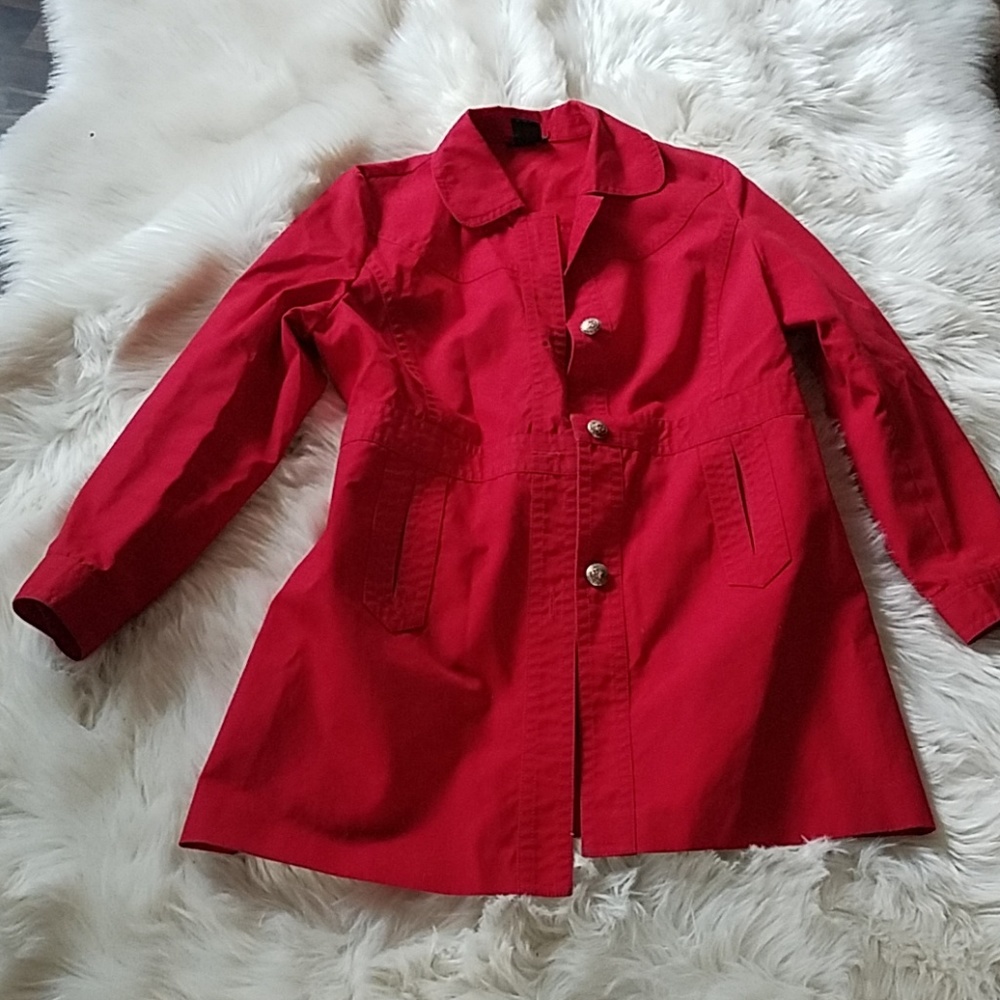Red trench coat type
